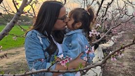 יונה קפח ובתה אורי, צילום: מתוך חשבון האינסטגרם של יונה קפח yona_kapach@